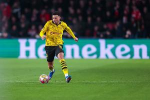 大十字：不知道桑乔如今是否还能帮助多特，所以引进他会有些风险