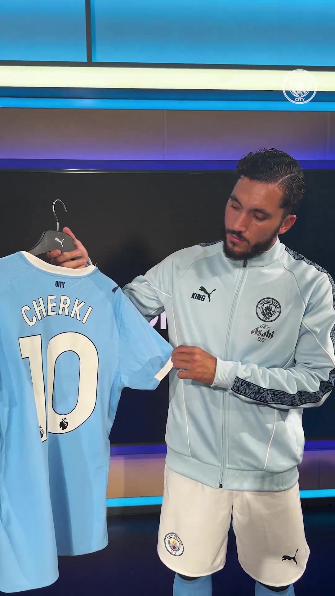 KOK体育官网-谢尔基：非常高兴能身穿10号球衣，迫不及待想在伊蒂哈德比赛