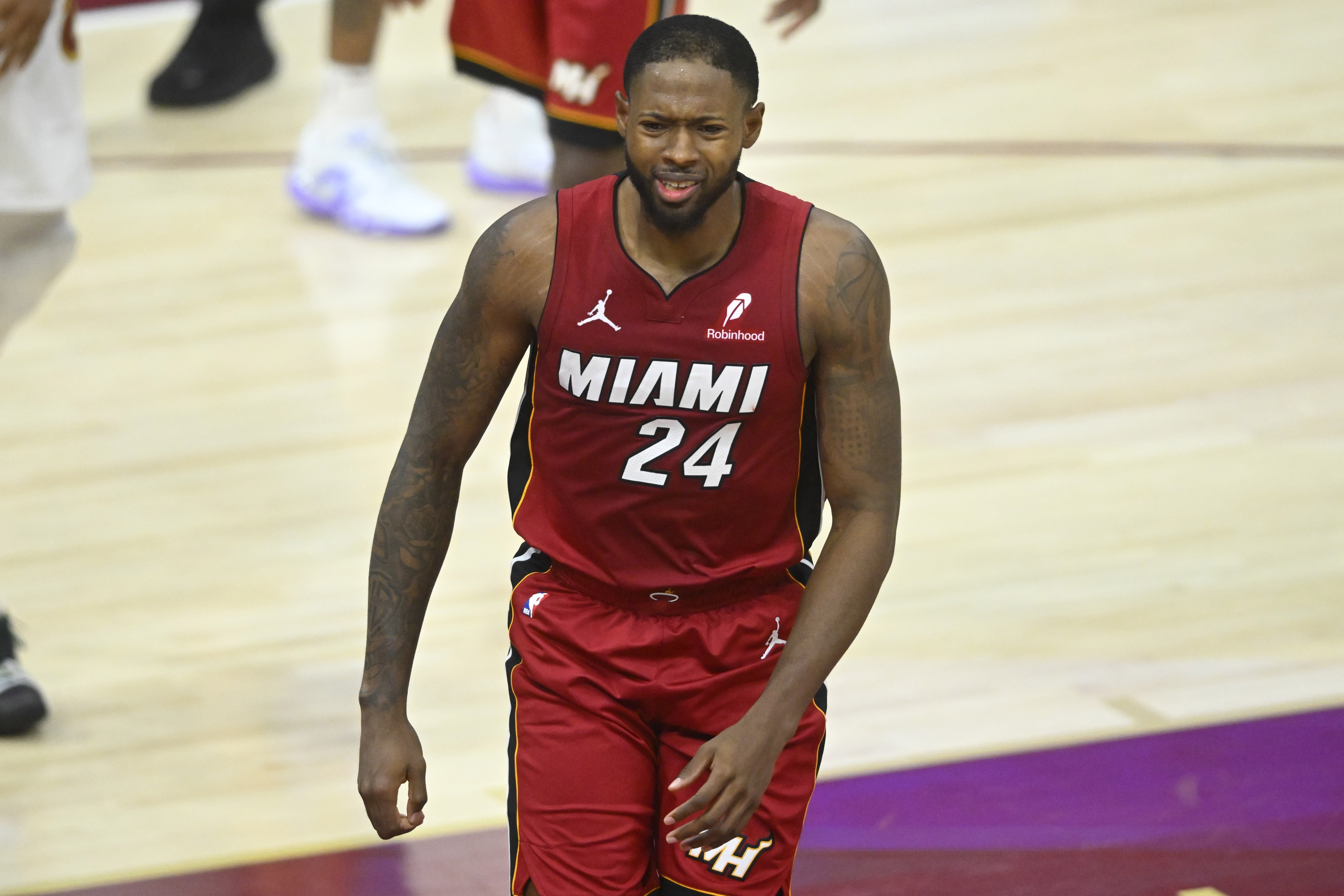 KOK体育-🚨Shams：热火送出海史密斯+32年次轮 换来篮网受保护26年次轮