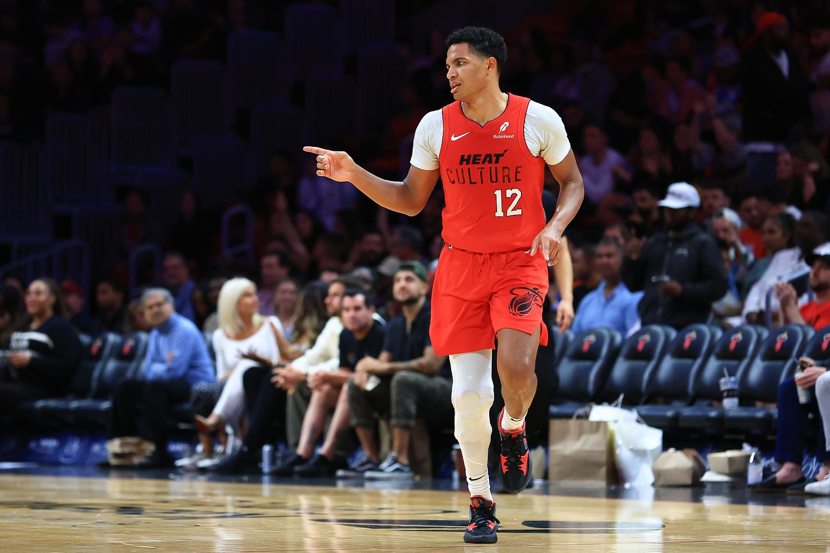 KOK体育平台-热火随队记者披露：德鲁-史密斯合约首年全额保障，后续两年含保障条款