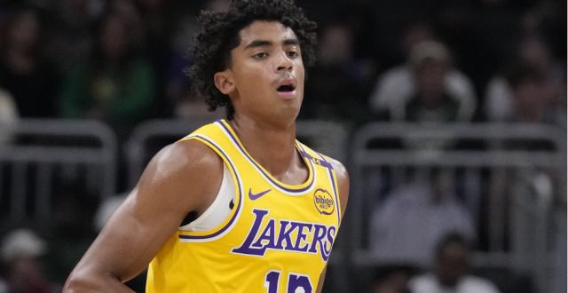 KOK体育官网-这钱花的亏！湖人替补得分乏力 两将未替詹皇分忧