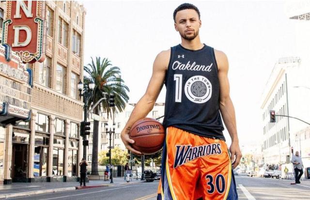 KOK体育官网-库里情牵奥克兰：如他另一个家乡 他的心留在这里